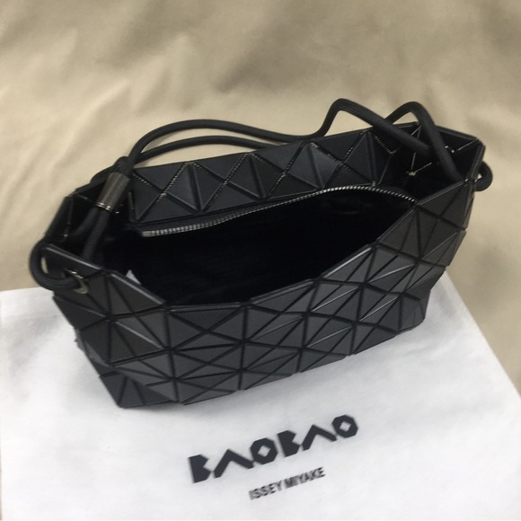 🛻🐧Women's Loop Metallic Shoulder Bag Black🧩 - Picture 2 of 4